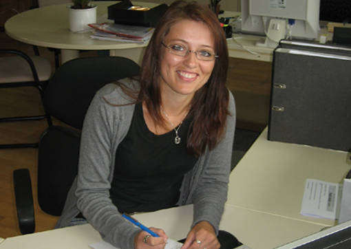 Lilli Lehs - Email: lilli.lehs@pack-holz.de